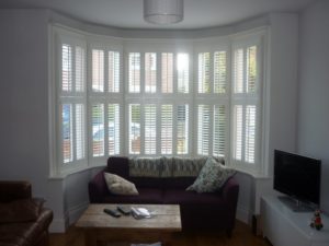 Shutters for bay windows