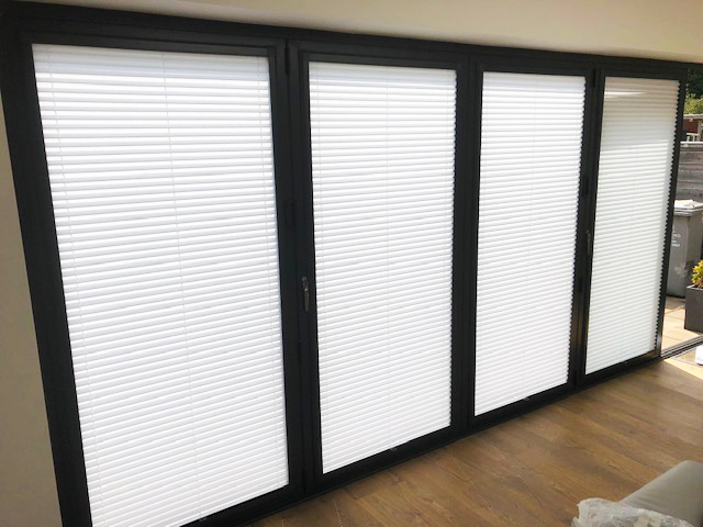 Anthracite blinds