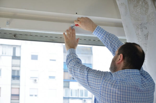 Blinds Keep Falling Down
